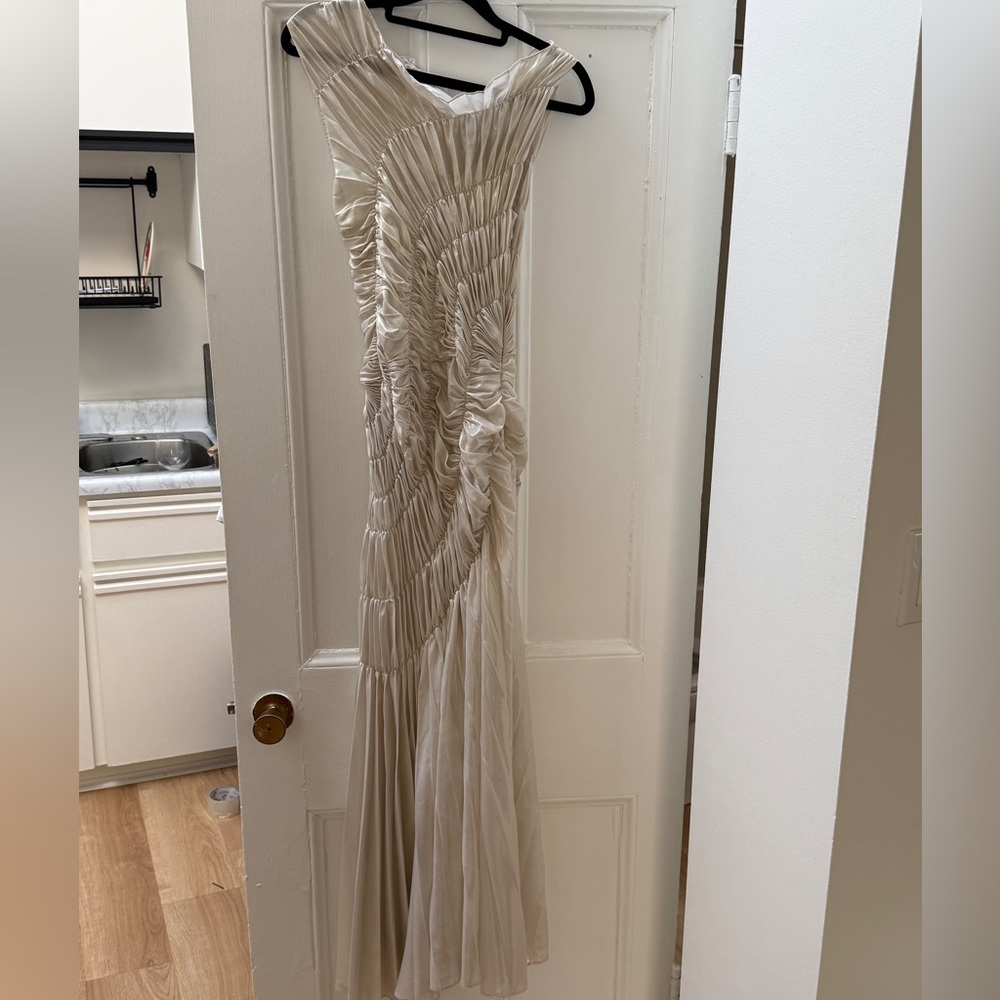 Georgia Hardinge Fossil Ivory Metallic Dress Pleated - Picture 3 of 7